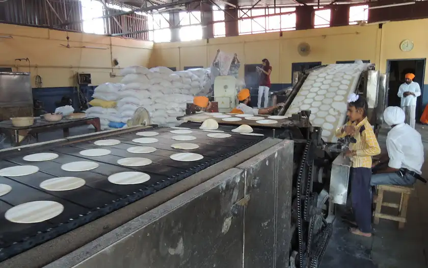 Community kitchen cooking